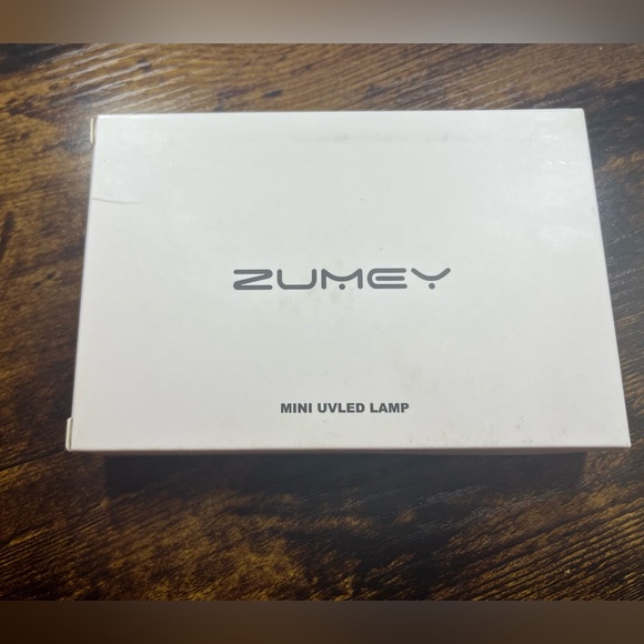 Zumey mini UVLED lamp with cable Brand New still in box - Picture 3 of 3